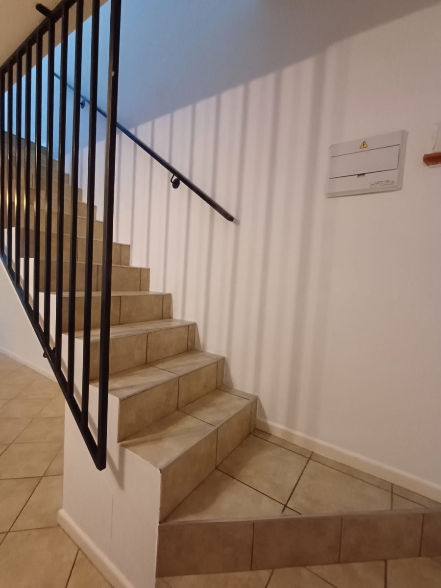 To Let 2 Bedroom Property for Rent in Gordons Bay Central Western Cape